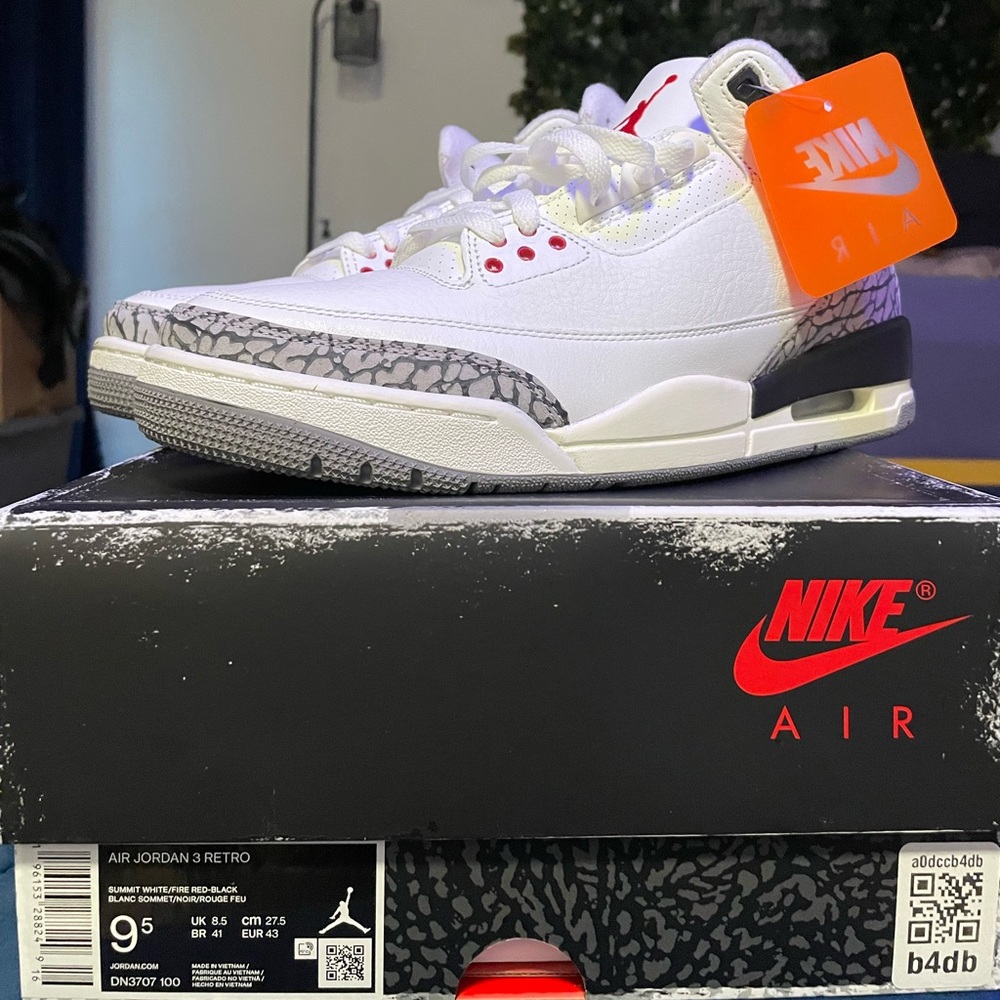 Nike Air Jordan Retro Summit White/Fire Red-Black
